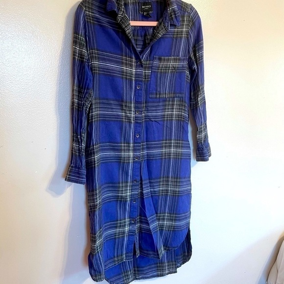 FOREVER 21 Plaid Long Button Down - Picture 6 of 9
